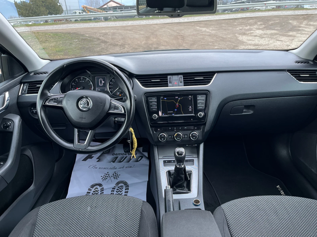 Skoda Octavia 1.4I-FEIS-NAVI-ITALIA - автомобили, коли, обяви за нови и употребявани 7