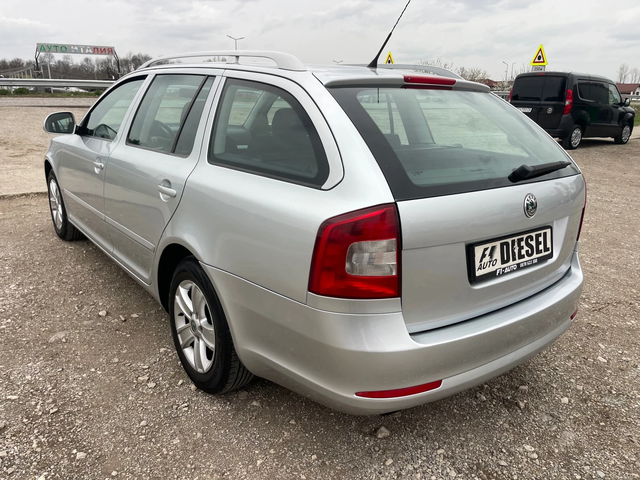 Skoda Octavia 1.6TDI-105-NAVI-ITALIA - автомобили, коли, обяви за нови и употребявани 10