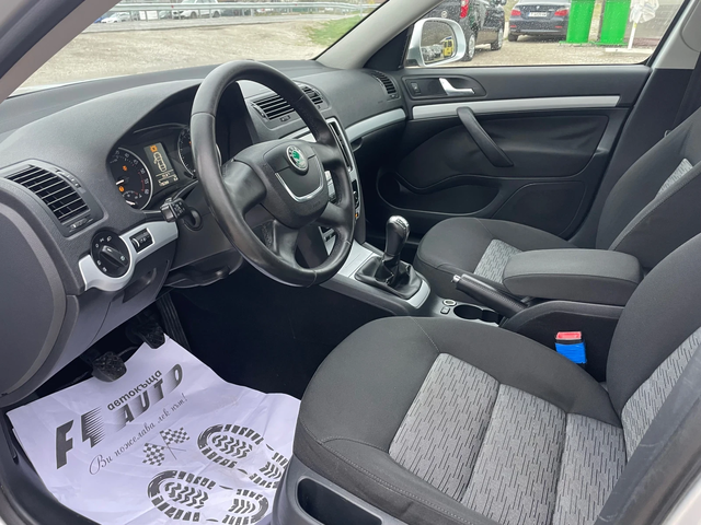 Skoda Octavia 1.6TDI-105-NAVI-ITALIA - автомобили, коли, обяви за нови и употребявани 12