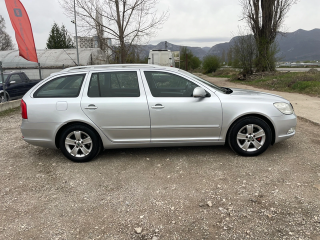 Skoda Octavia 1.6TDI-105-NAVI-ITALIA - автомобили, коли, обяви за нови и употребявани 3