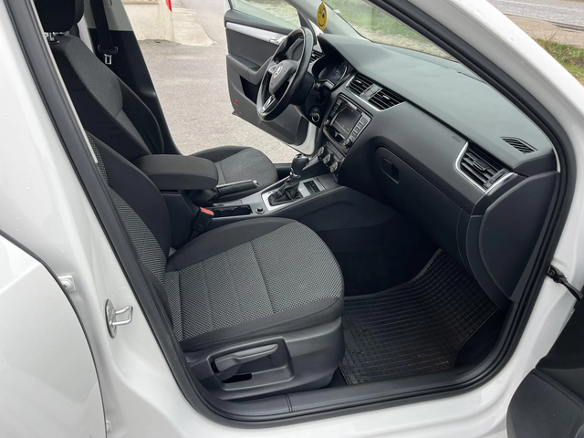 Skoda Octavia 1.6TDI 110кс. EURO 6B КЛИМАТРОНИК АВТОПИЛОT ИТАЛИЯ - автомобили, коли, обяви за нови и употребявани 10