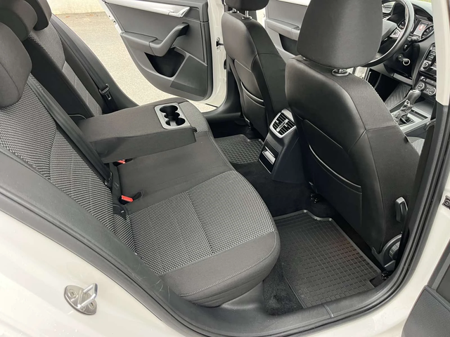 Skoda Octavia 1.6TDI 110кс. EURO 6B КЛИМАТРОНИК АВТОПИЛОT ИТАЛИЯ - автомобили, коли, обяви за нови и употребявани 9