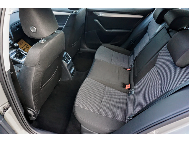 Skoda Octavia 1.4TSI CNG - автомобили, коли, обяви за нови и употребявани 12