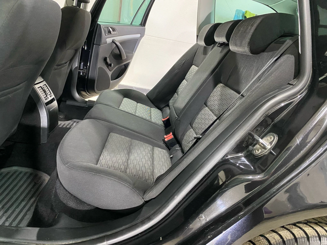 Skoda Octavia 1.6 TDI 4x4 - автомобили, коли, обяви за нови и употребявани 9