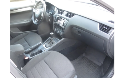 Skoda Octavia SCOUT 4x4 - автомобили, коли, обяви за нови и употребявани 13