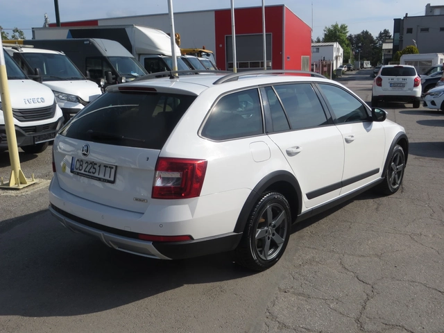 Skoda Octavia SCOUT 4x4 - автомобили, коли, обяви за нови и употребявани 3