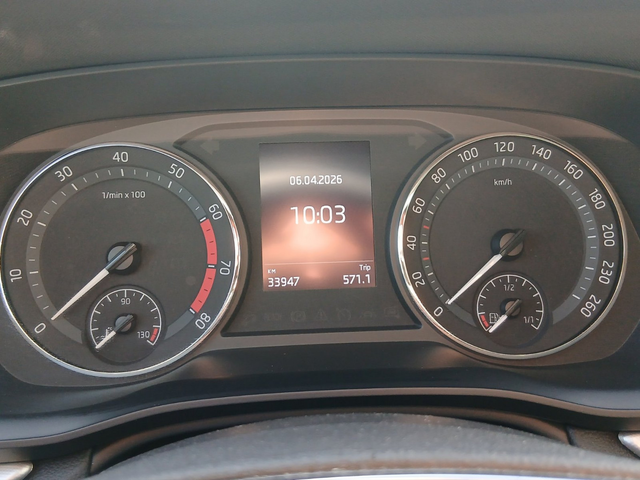 Skoda OCTAVIA Ambition - автомобили, коли, обяви за нови и употребявани 12