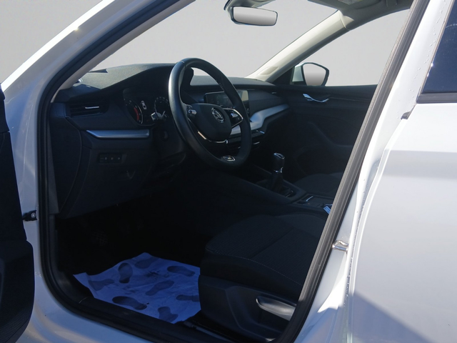 Skoda OCTAVIA Ambition - автомобили, коли, обяви за нови и употребявани 9