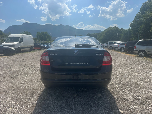 Skoda Rapid 1.6TDI 105kc EVRO5 - автомобили, коли, обяви за нови и употребявани 3