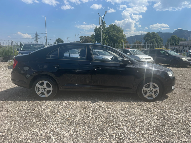 Skoda Rapid 1.6TDI 105kc EVRO5 - автомобили, коли, обяви за нови и употребявани 5