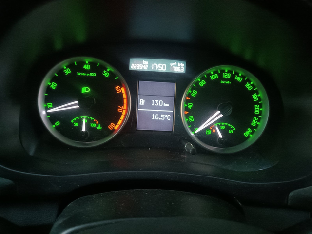 Skoda Roomster 1400 - автомобили, коли, обяви за нови и употребявани 9