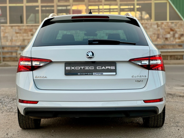 Skoda Superb 2.0TDI ! 4x4 ! SWISS ! - автомобили, коли, обяви за нови и употребявани 4