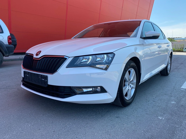 Skoda Superb KATO HOBA - автомобили, коли, обяви за нови и употребявани 0