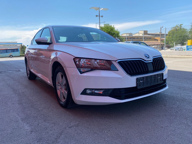 Skoda Superb KATO HOBA - автомобили, коли, обяви за нови и употребявани 2