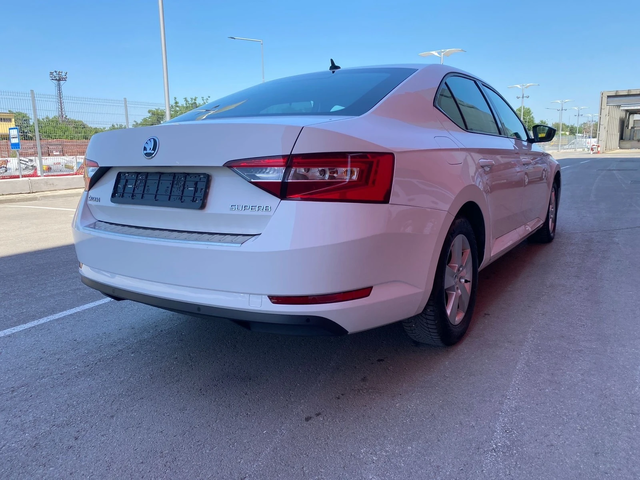 Skoda Superb KATO HOBA - автомобили, коли, обяви за нови и употребявани 4