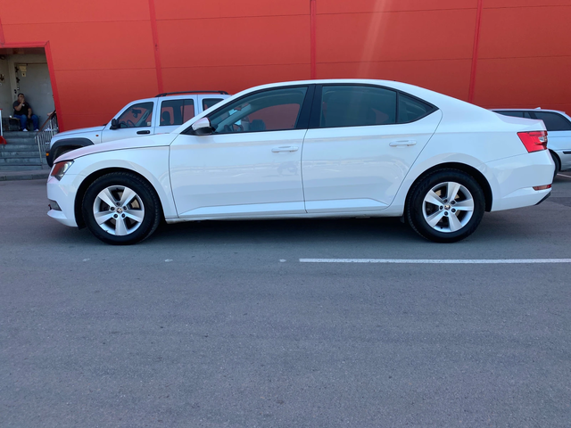 Skoda Superb KATO HOBA - автомобили, коли, обяви за нови и употребявани 7