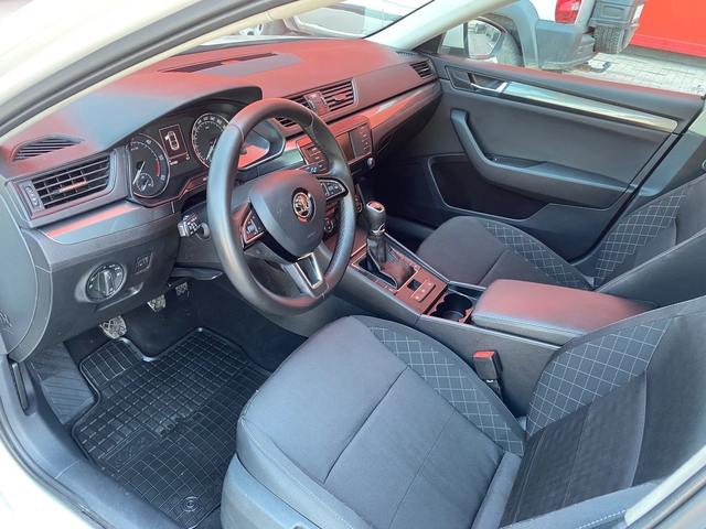 Skoda Superb KATO HOBA - автомобили, коли, обяви за нови и употребявани 8