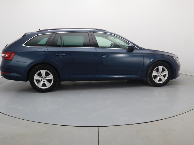 Skoda Superb - автомобили, коли, обяви за нови и употребявани 10