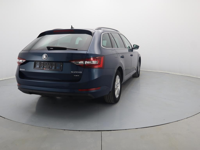 Skoda Superb - автомобили, коли, обяви за нови и употребявани 17