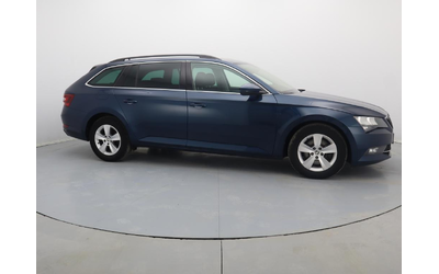 Skoda Superb - автомобили, коли, обяви за нови и употребявани 7