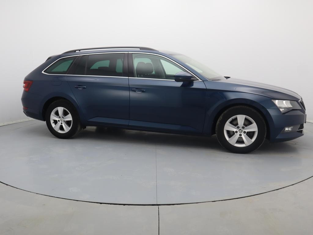 Skoda Superb - автомобили, коли, обяви за нови и употребявани 7