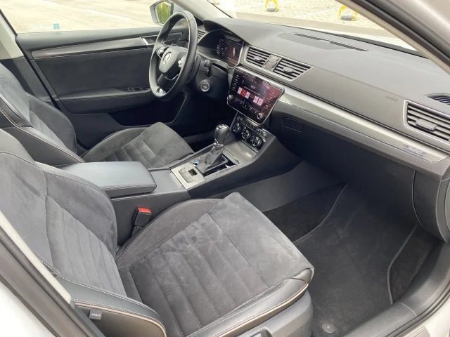 Skoda Superb 2.0 TDI (200 кс) 4x4 DSG - автомобили, коли, обяви за нови и употребявани 10
