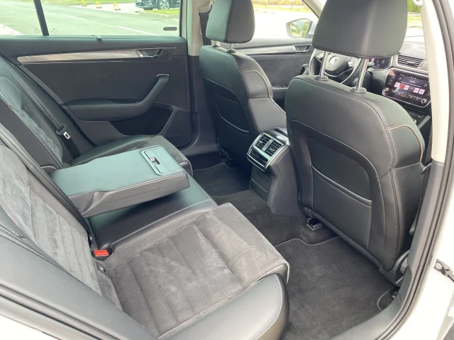 Skoda Superb 2.0 TDI (200 кс) 4x4 DSG - автомобили, коли, обяви за нови и употребявани 12