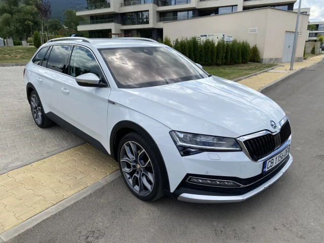 Skoda Superb 2.0 TDI (200 кс) 4x4 DSG - автомобили, коли, обяви за нови и употребявани 2
