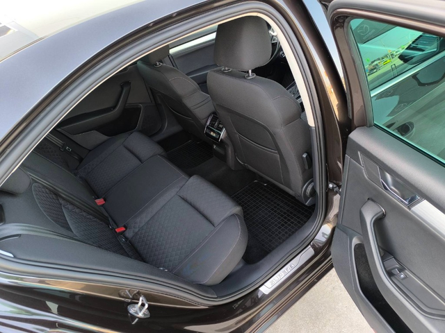 Skoda Superb  2.0 TDI /DSG, - автомобили, коли, обяви за нови и употребявани 12