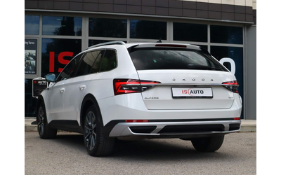 skoda-superb-2-0tdi-4x4-scout-dsg-podgrev-kamera-virtual-distronic - 3