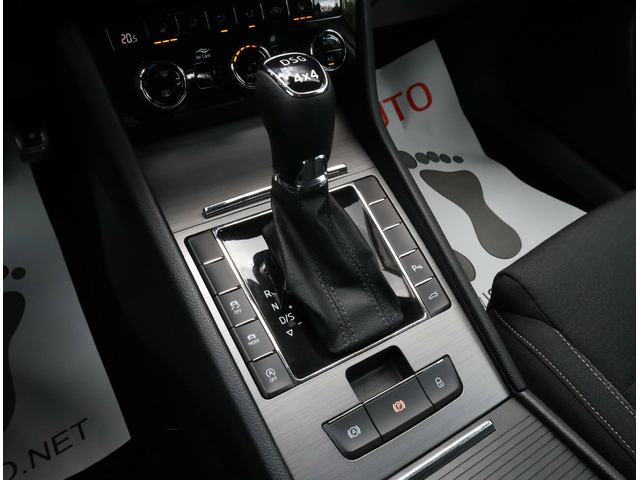 Skoda SuperB 2.0TDI/4X4 Scout/DSG/Подгрев/Камера/Virtual/Distronic/ - автомобили, коли, обяви за нови и употребявани 9