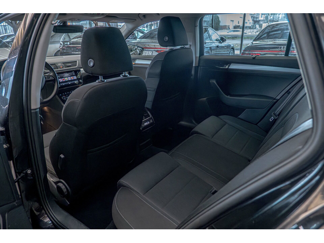 Skoda Superb 2.0TDI/DSG/ParkPilot/4x4/AirCare/Подгрев - автомобили, коли, обяви за нови и употребявани 7