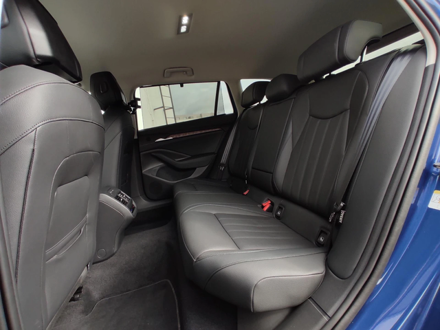 Skoda Superb Superb - автомобили, коли, обяви за нови и употребявани 8