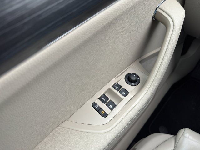 Skoda SUPERB - автомобили, коли, обяви за нови и употребявани 13