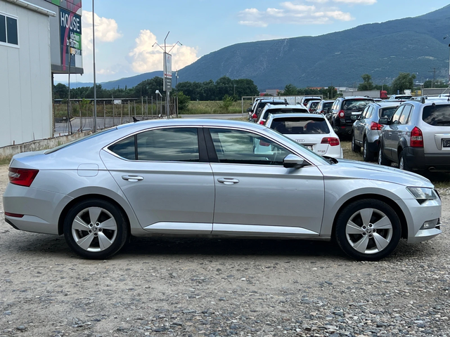 Skoda Superb 2.0 TDI-150к.с./Парктроник/Нави/Ел. Багажник/Euro6 - автомобили, коли, обяви за нови и употребявани 3
