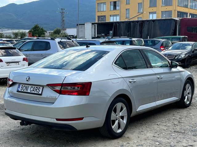 Skoda Superb 2.0 TDI-150к.с./Парктроник/Нави/Ел. Багажник/Euro6 - автомобили, коли, обяви за нови и употребявани 4