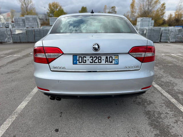 Skoda Superb 2.0TDI-DSG-NAVI-кожа - автомобили, коли, обяви за нови и употребявани 5