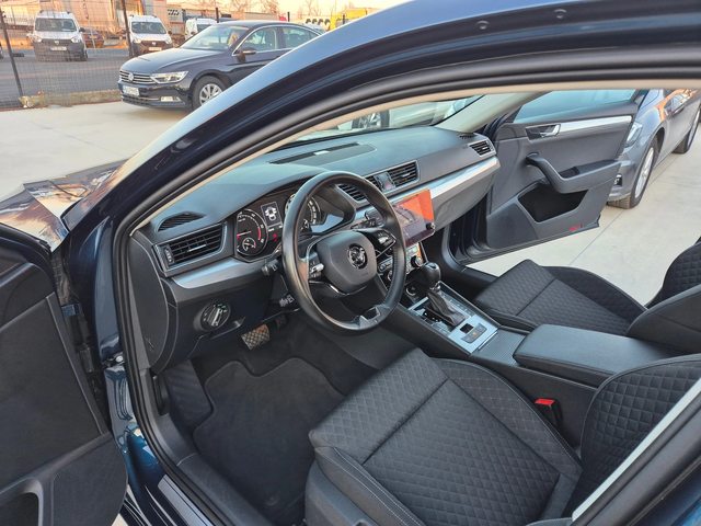 Skoda Superb С-Гаранция-2.0-A/T - автомобили, коли, обяви за нови и употребявани 12