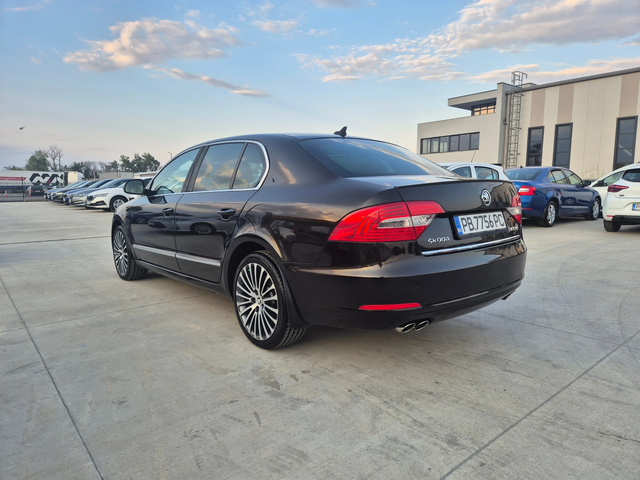 Skoda Superb 3.6 V6 4x4 Laurin & Klement - автомобили, коли, обяви за нови и употребявани 2