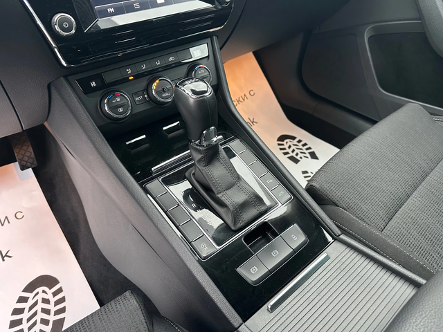 Skoda Superb 2.0TDI* 150kc* LED* NAVI* D&G* TOP* - автомобили, коли, обяви за нови и употребявани 13