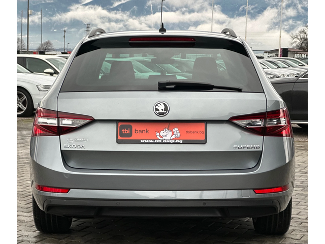 Skoda Superb 2.0TDI* 150kc* LED* NAVI* D&G* TOP* - автомобили, коли, обяви за нови и употребявани 4
