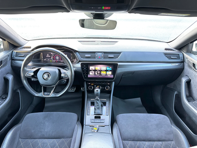 Skoda Superb 2.0TDI#SPORTLINE#DIGITAL#CRYSTAL#DISTR#CARBON - автомобили, коли, обяви за нови и употребявани 7