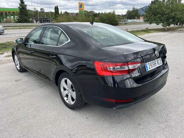 Skoda Superb 2.0TDI 150к 6 СКОРОСТИ EURO 6 DISTRONIK АВТОПИЛОТ - автомобили, коли, обяви за нови и употребявани 4
