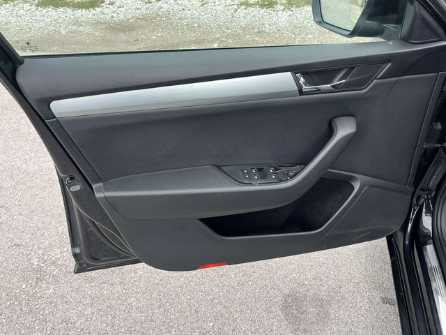 Skoda Superb 2.0TDI 150к 6 СКОРОСТИ EURO 6 DISTRONIK АВТОПИЛОТ - автомобили, коли, обяви за нови и употребявани 6