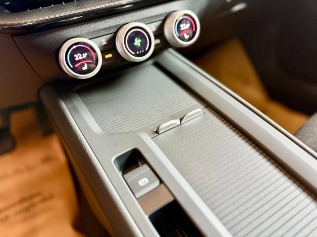 Skoda Superb 2.0TDI DSG* Essence* Лизинг* Carplay* Гаранция - автомобили, коли, обяви за нови и употребявани 12