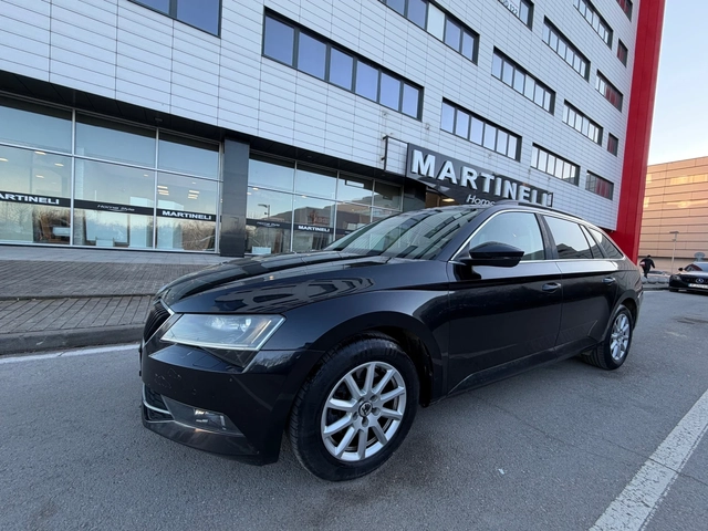 Skoda Superb Ръчка* LED* XENON* Дизел - автомобили, коли, обяви за нови и употребявани 1