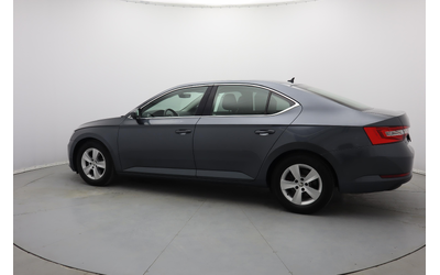 Skoda Superb - автомобили, коли, обяви за нови и употребявани 12