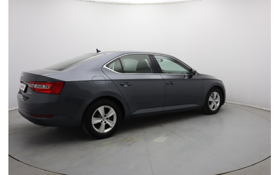 Skoda Superb - автомобили, коли, обяви за нови и употребявани 25