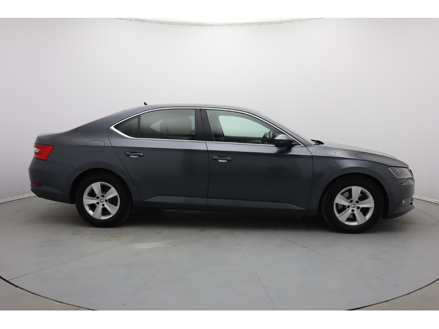 Skoda Superb - автомобили, коли, обяви за нови и употребявани 29