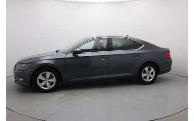 Skoda Superb - автомобили, коли, обяви за нови и употребявани 8